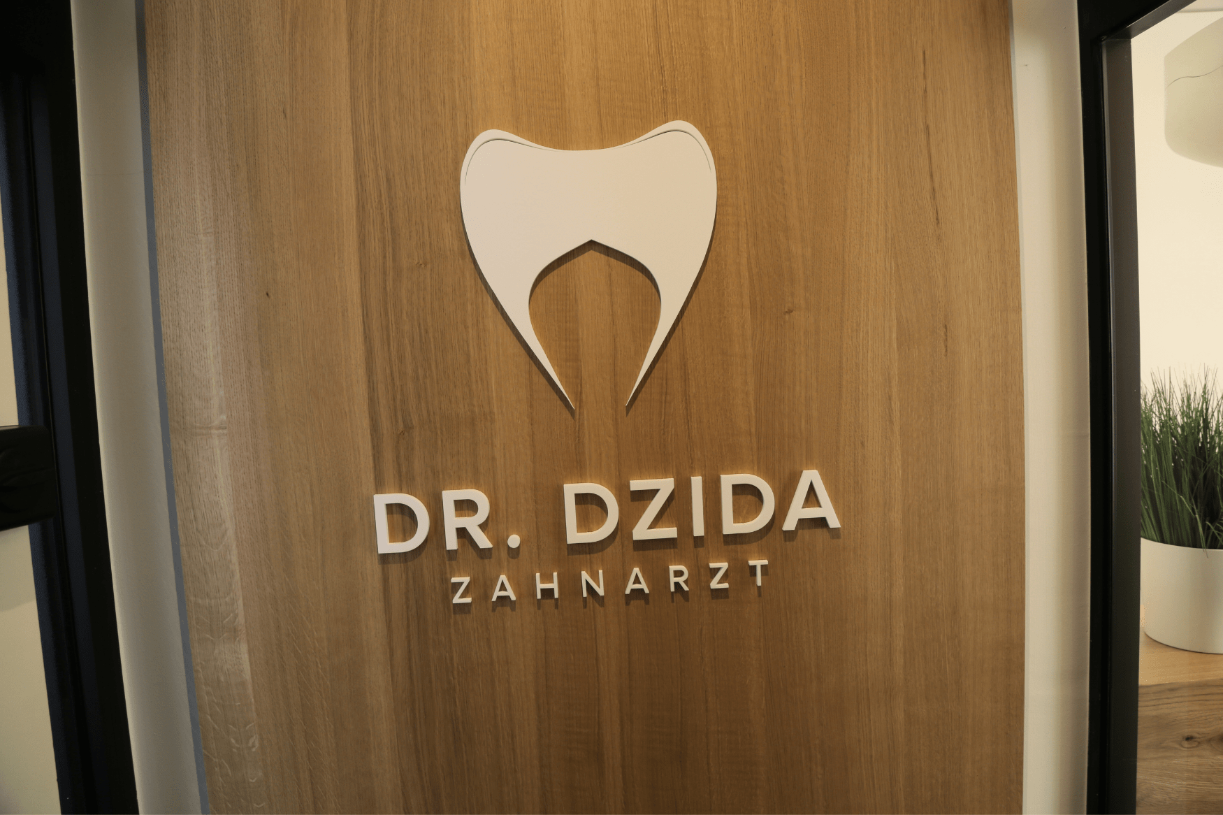 Zahnarzt Dr. Dzida Logo, Illertissen
